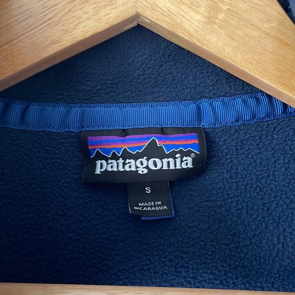 Patagonia Micro D® Snap-T® Fleece Pullover Top (Navy/Red) - Picture 4 of 5